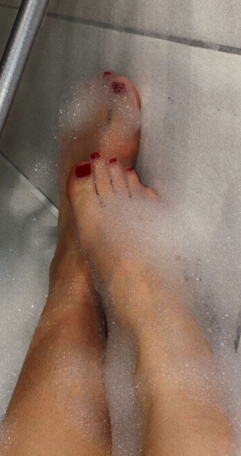 2womensfeet's media