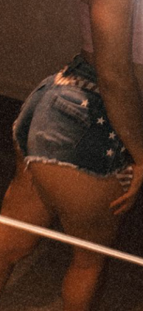 Adelie_sexyy's media