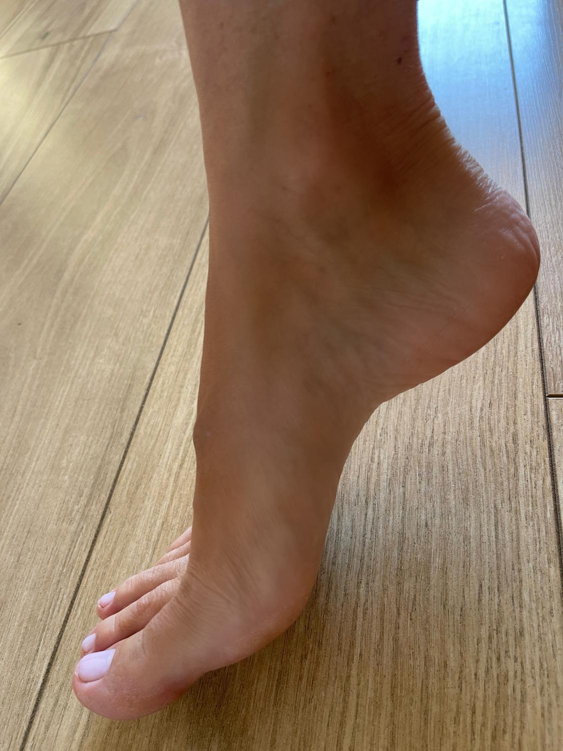 Agathelovelyfeet's media