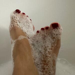 Aime-mes-pieds's media
