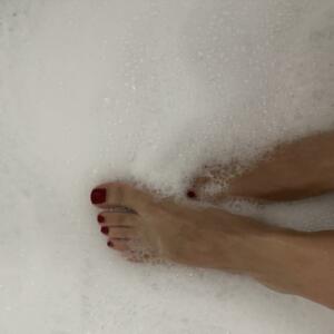 Aime-mes-pieds's media
