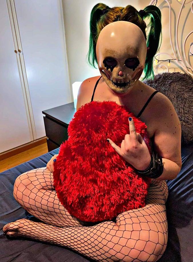 Alice_in_horror_wonderland's media
