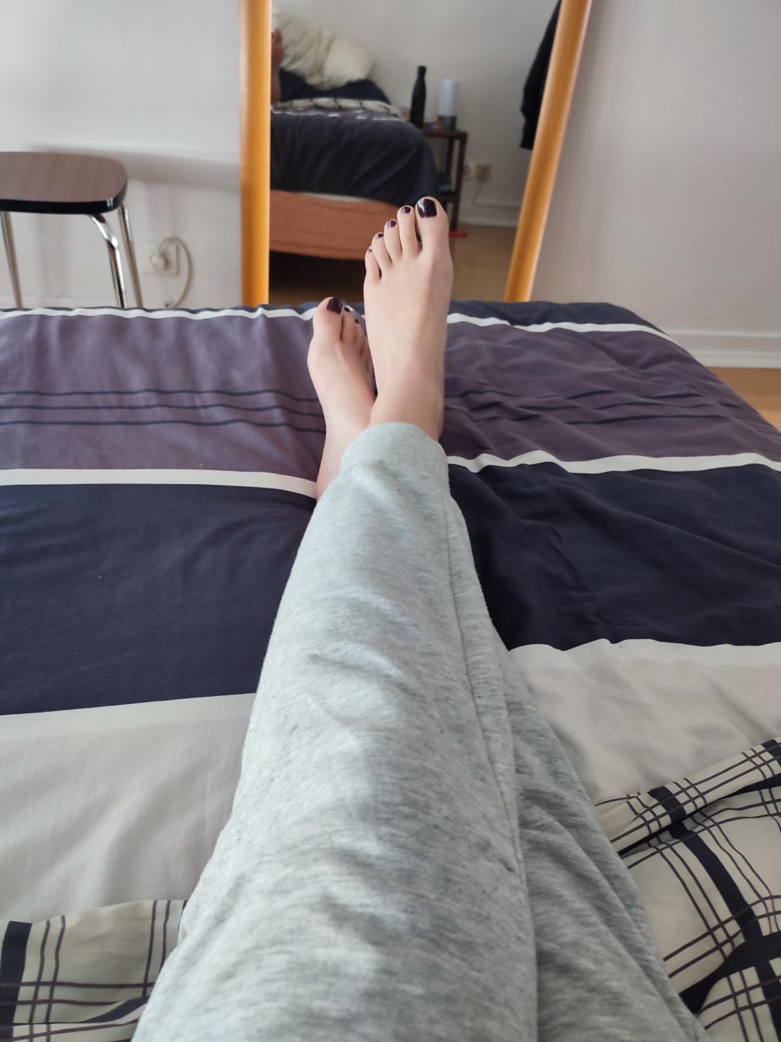 Aliefeet_'s media