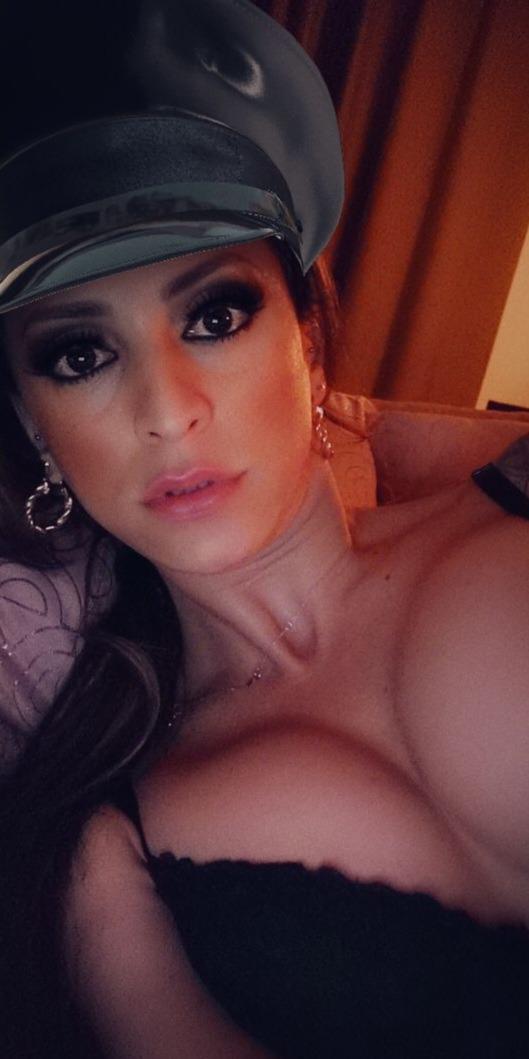 Amandadeluxe's media