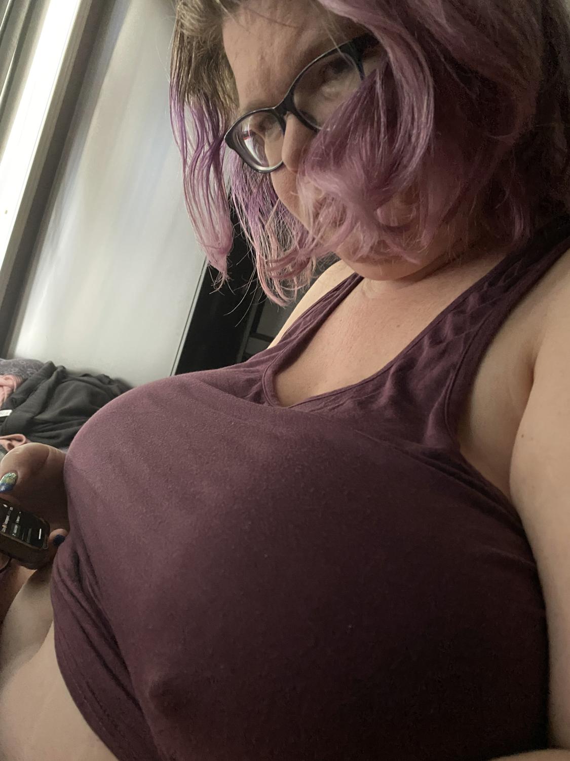 Amelimari's media