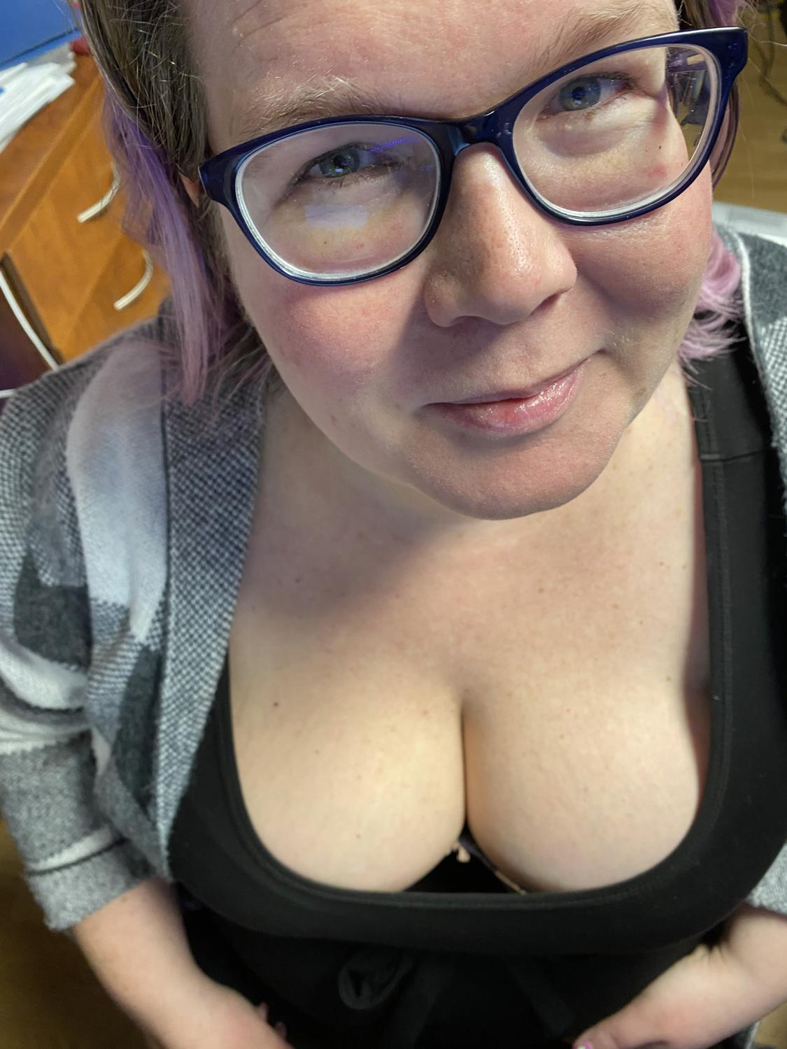Amelimari's media