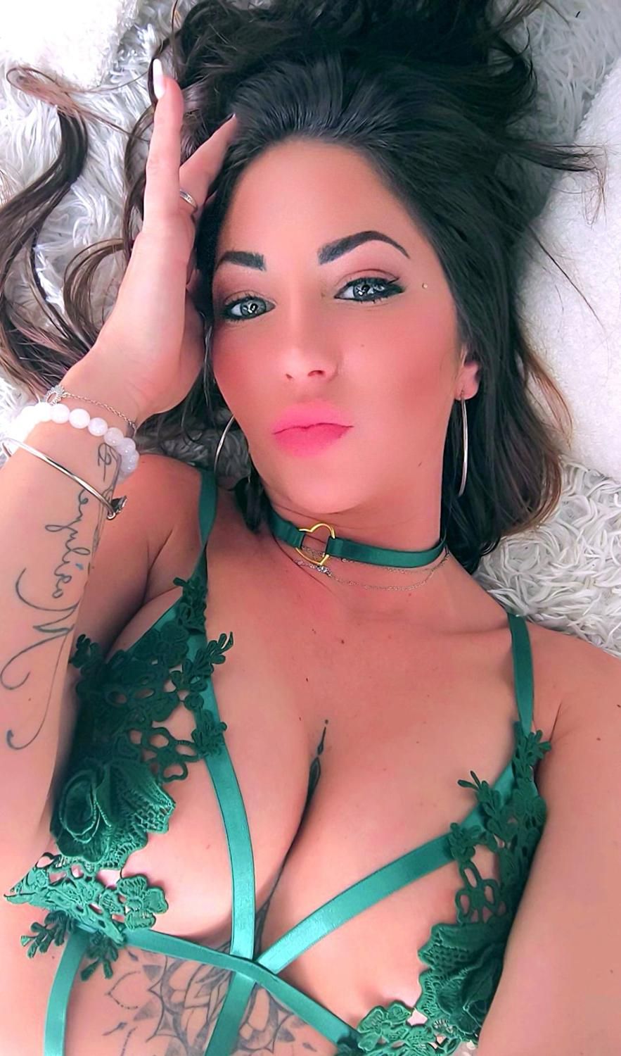 Anaismolothaa's media