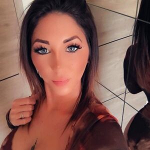 Anaismolothaa's media