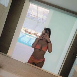 Anaismolothaa's media