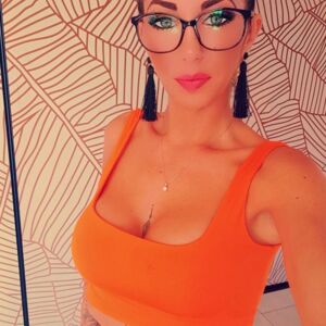 Anaismolothaa's media