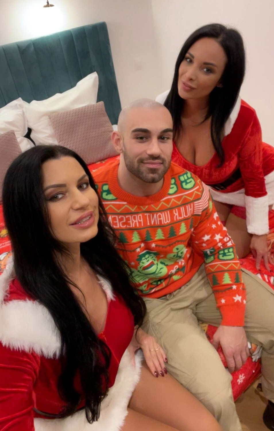 Anissakate's media