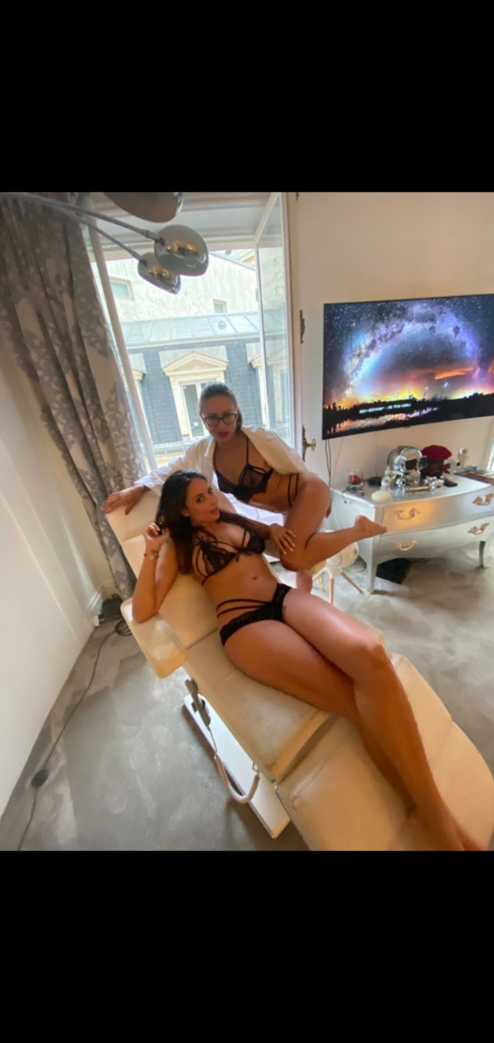 Anissakate's media