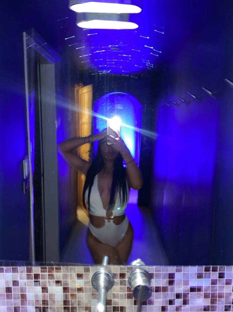 Annashow's media