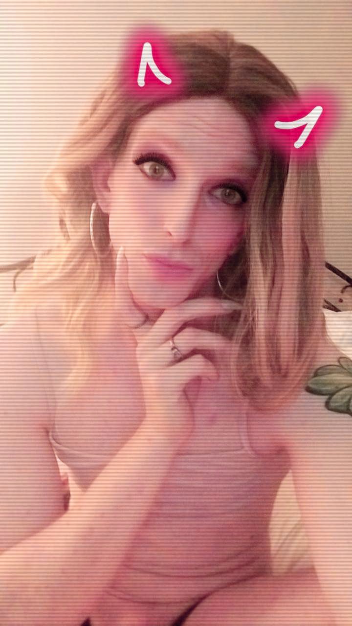 Ari_summers_xplicit's media