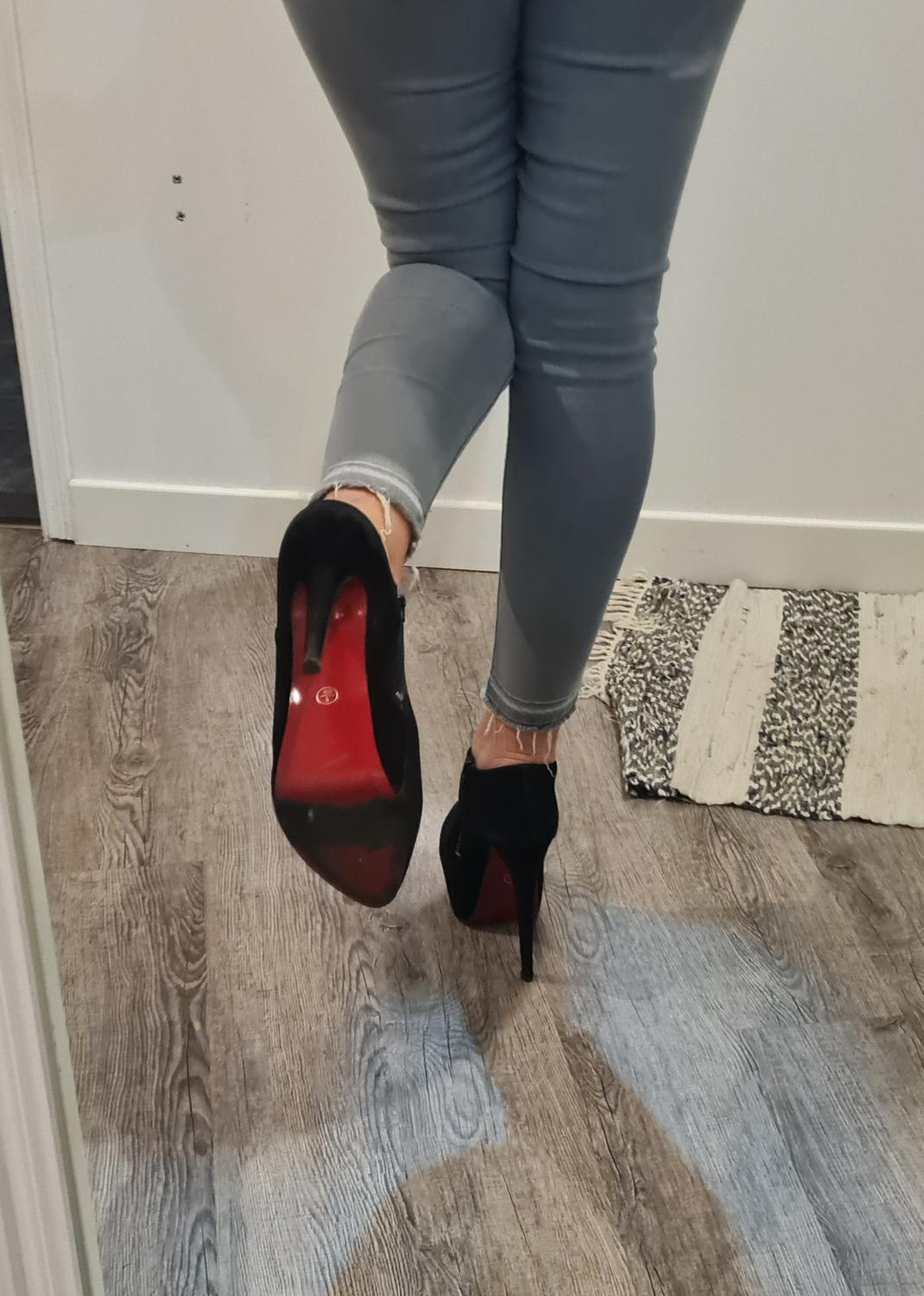 Ariaheels's media