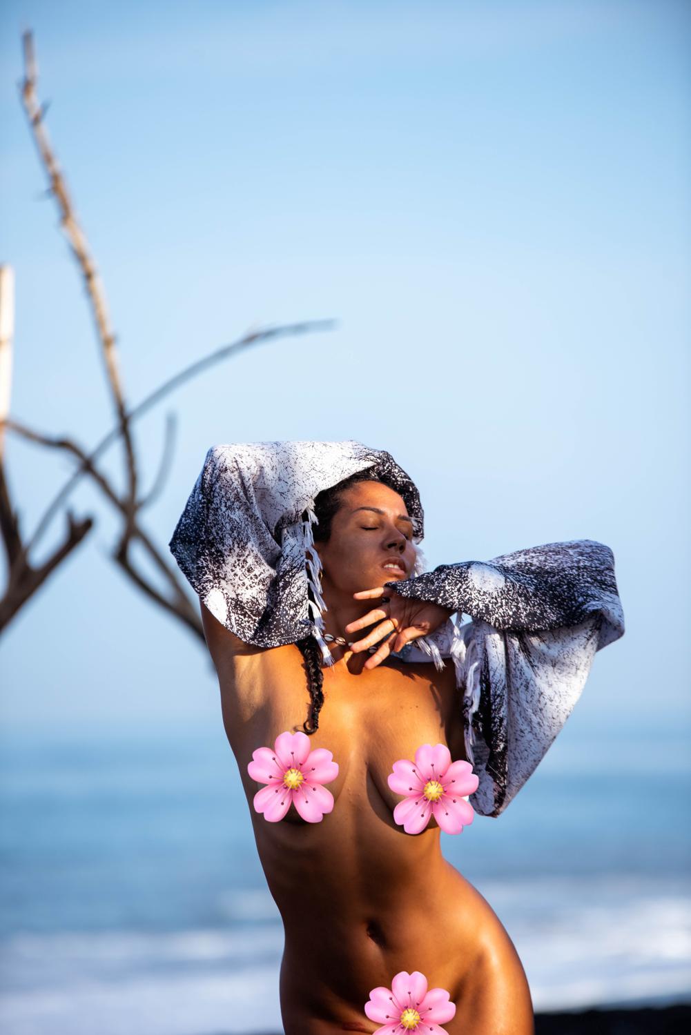 Awalouve_modele's media