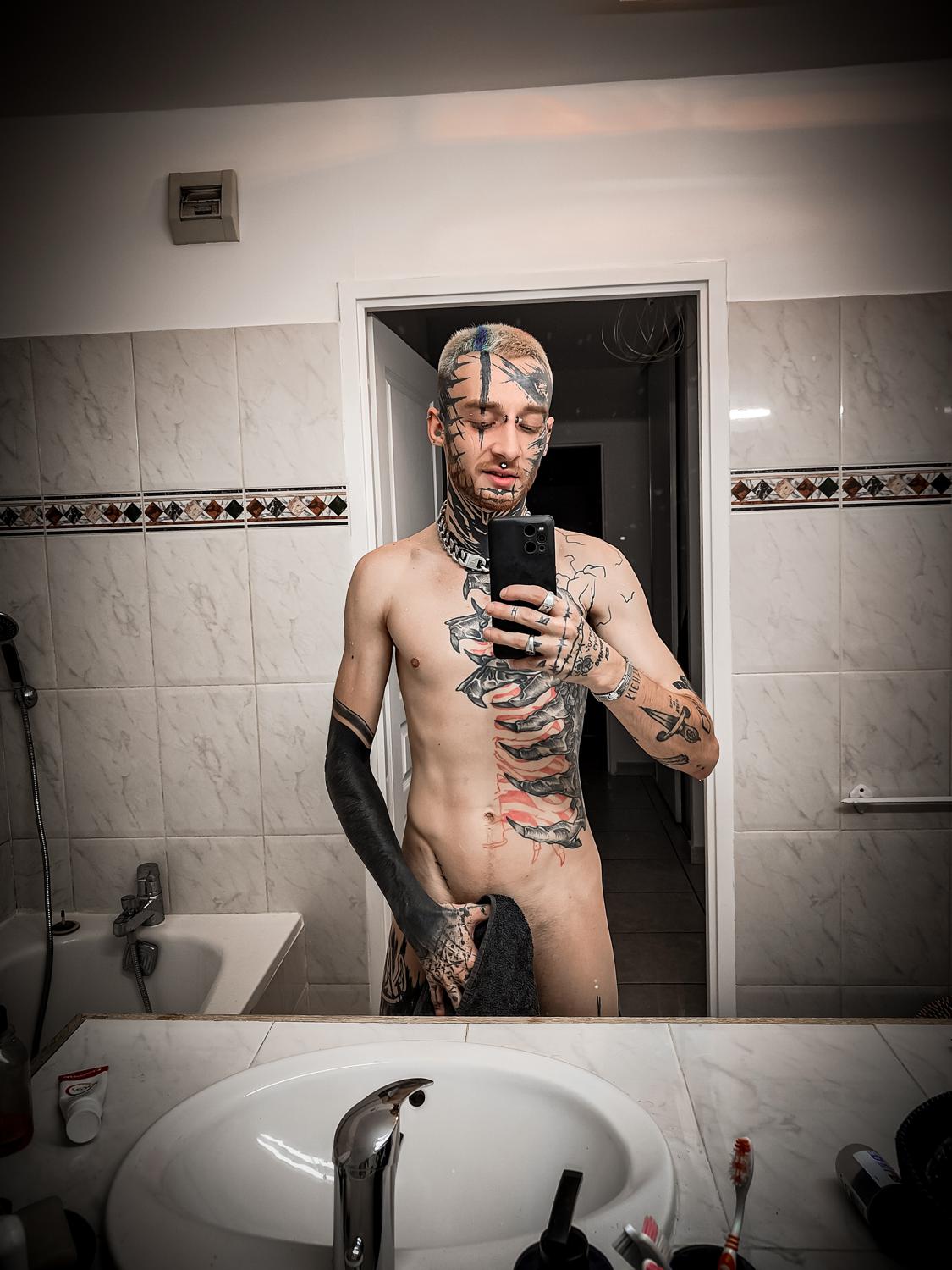 Axlblackorganic's media