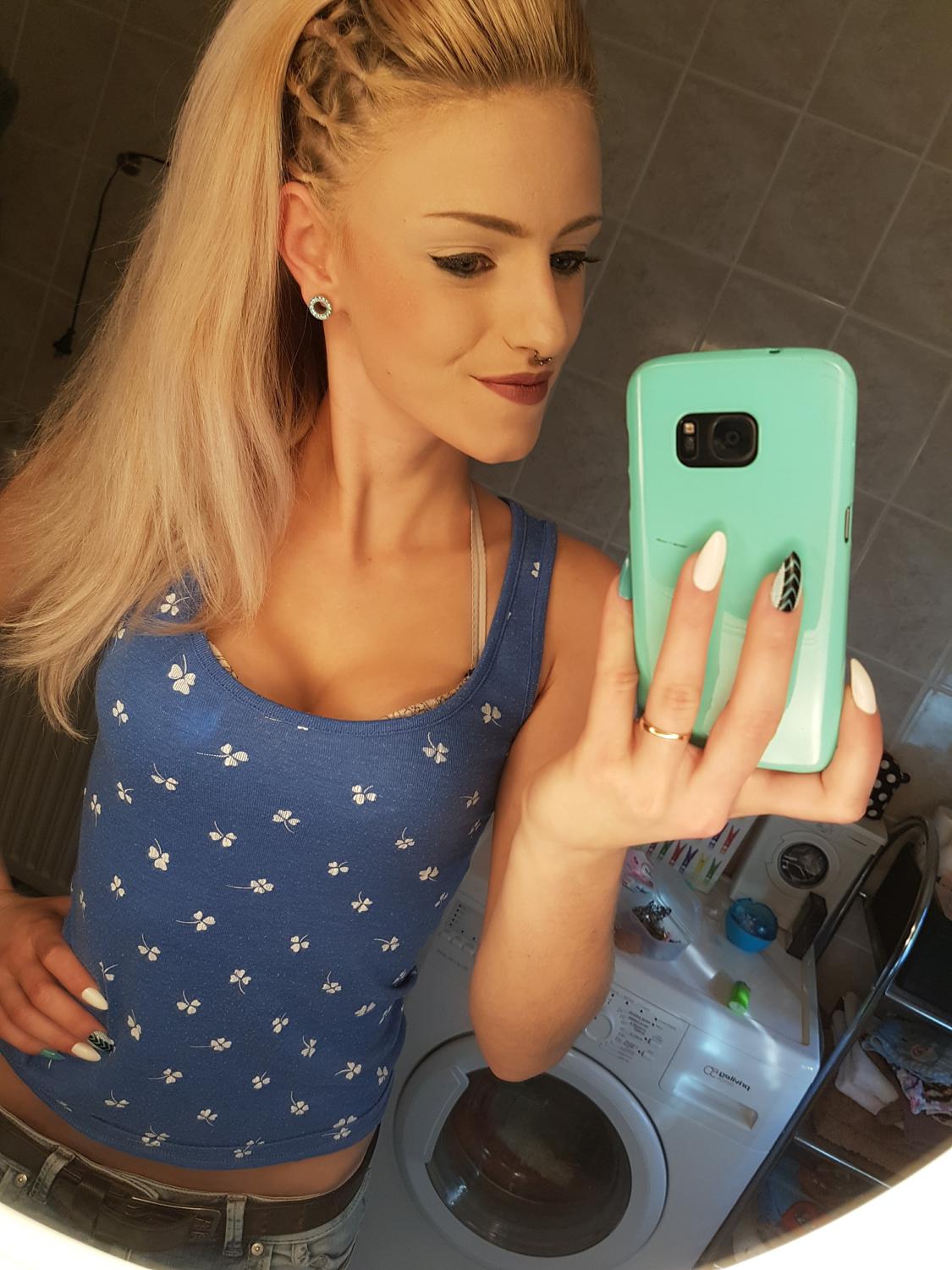 Beabeelee's media