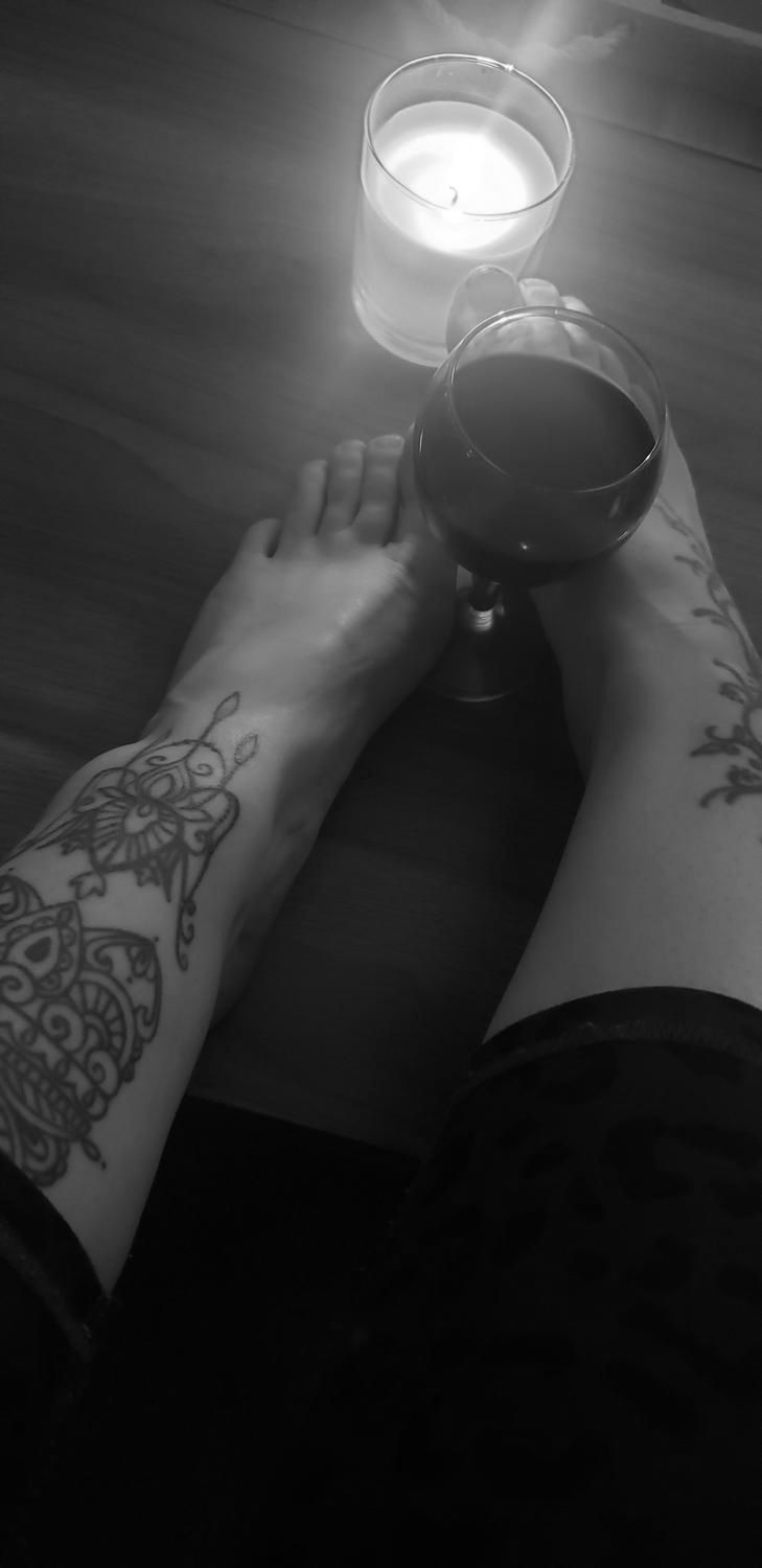 Beautifulfeetforyou3's media