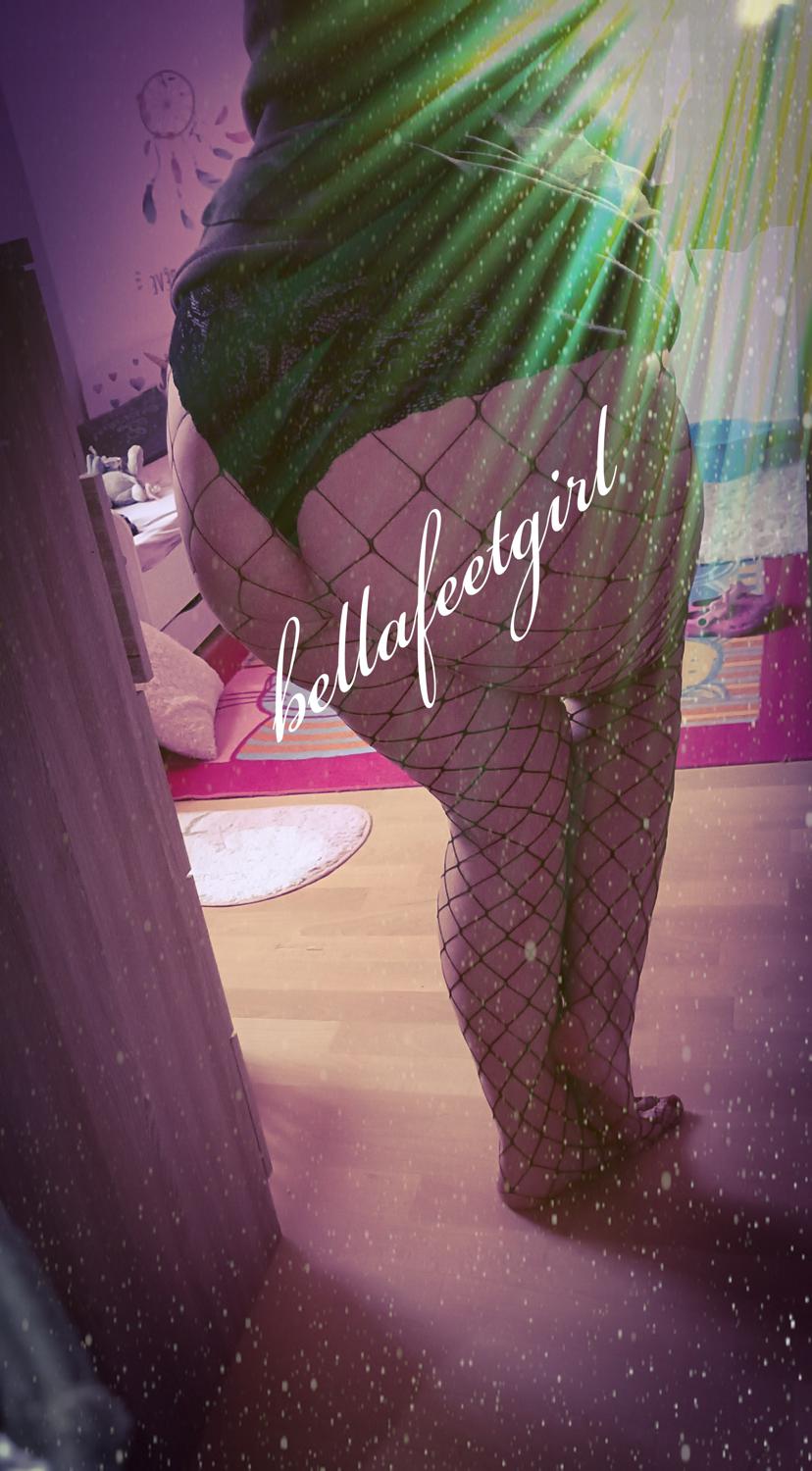 Bellafeetgirl's media