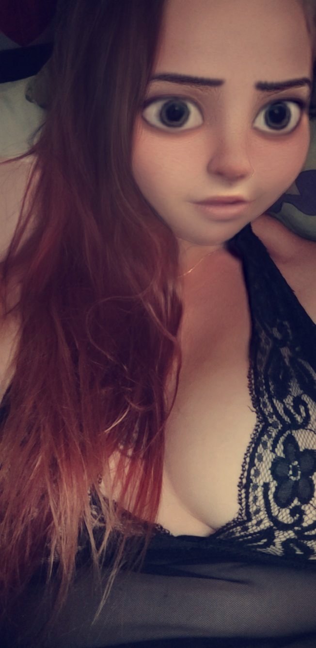 Bellafeetgirl's media