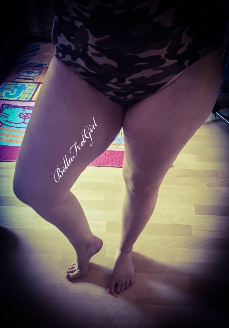 Bellafeetgirl's media