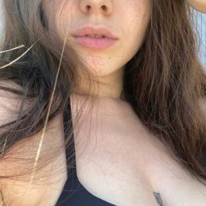 Bellaqueen's media