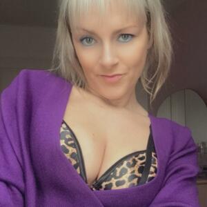 Bellelingerie's media