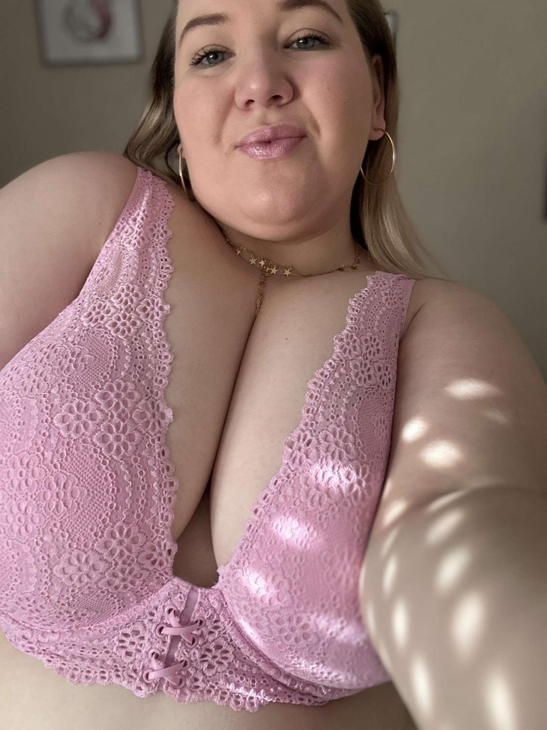 Bettyboobs_bbw's media
