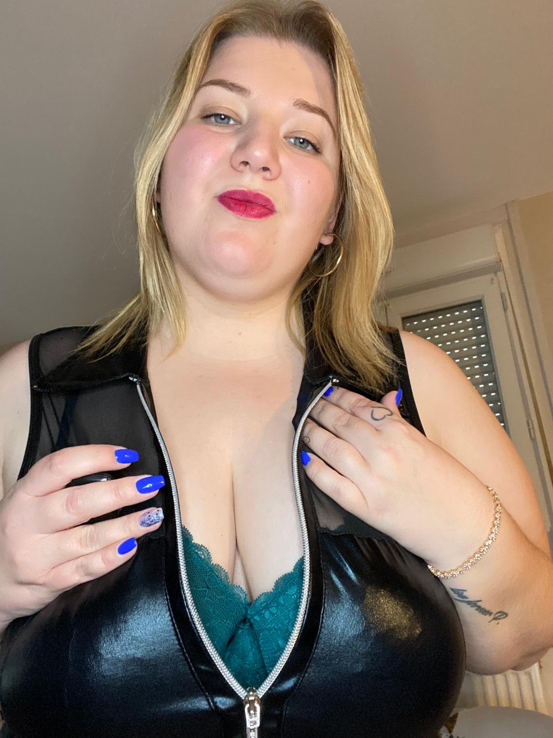Bettyboobs_bbw's media