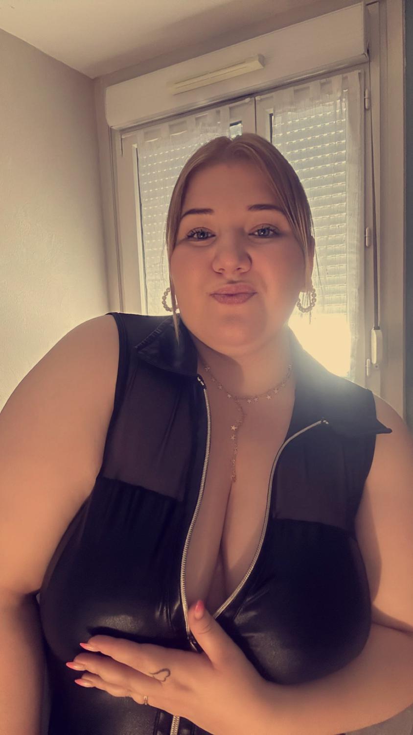 Bettyboobs_bbw's media