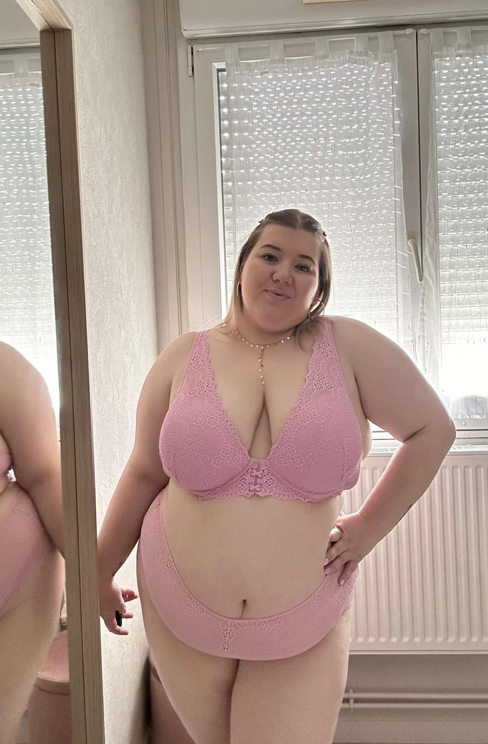 Bettyboobs_bbw's media