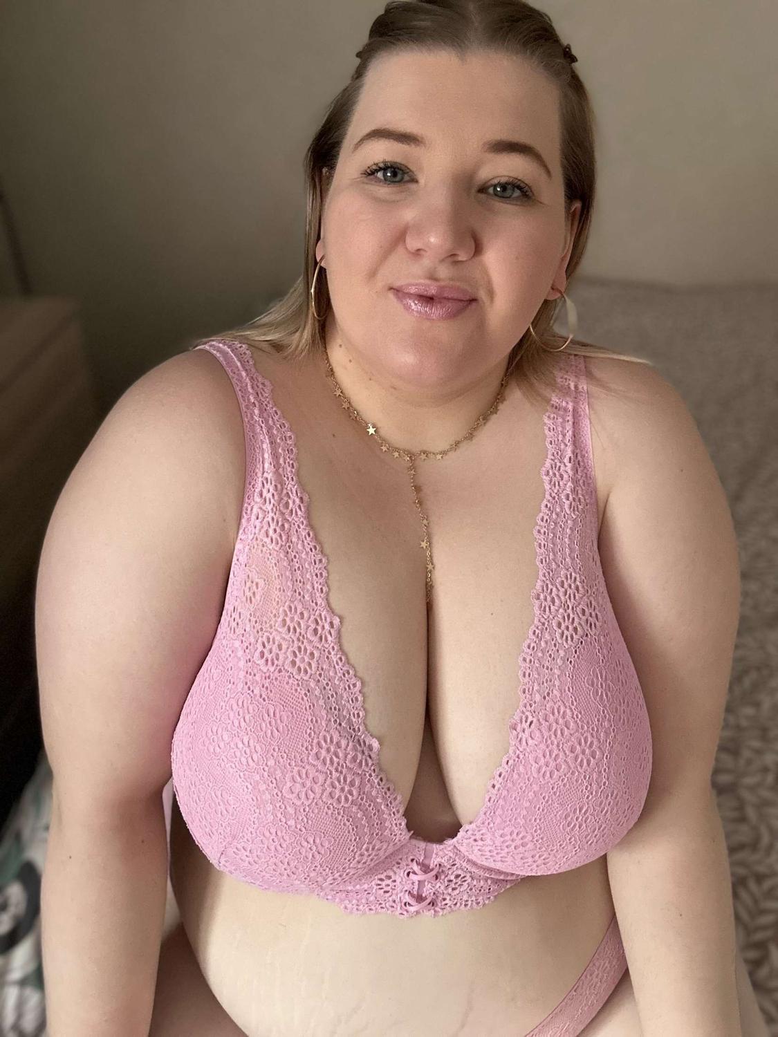 Bettyboobs_bbw's media