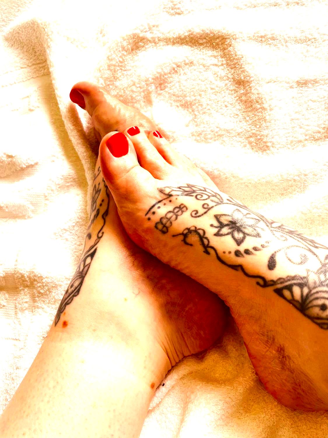 Bettyfeetpics's media