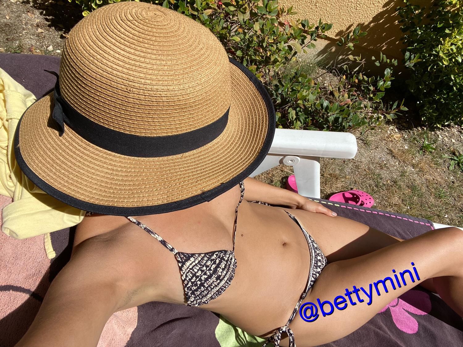 Bettymini's media