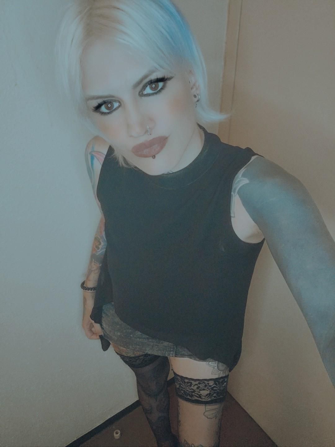 Bl0ndytattoos's media