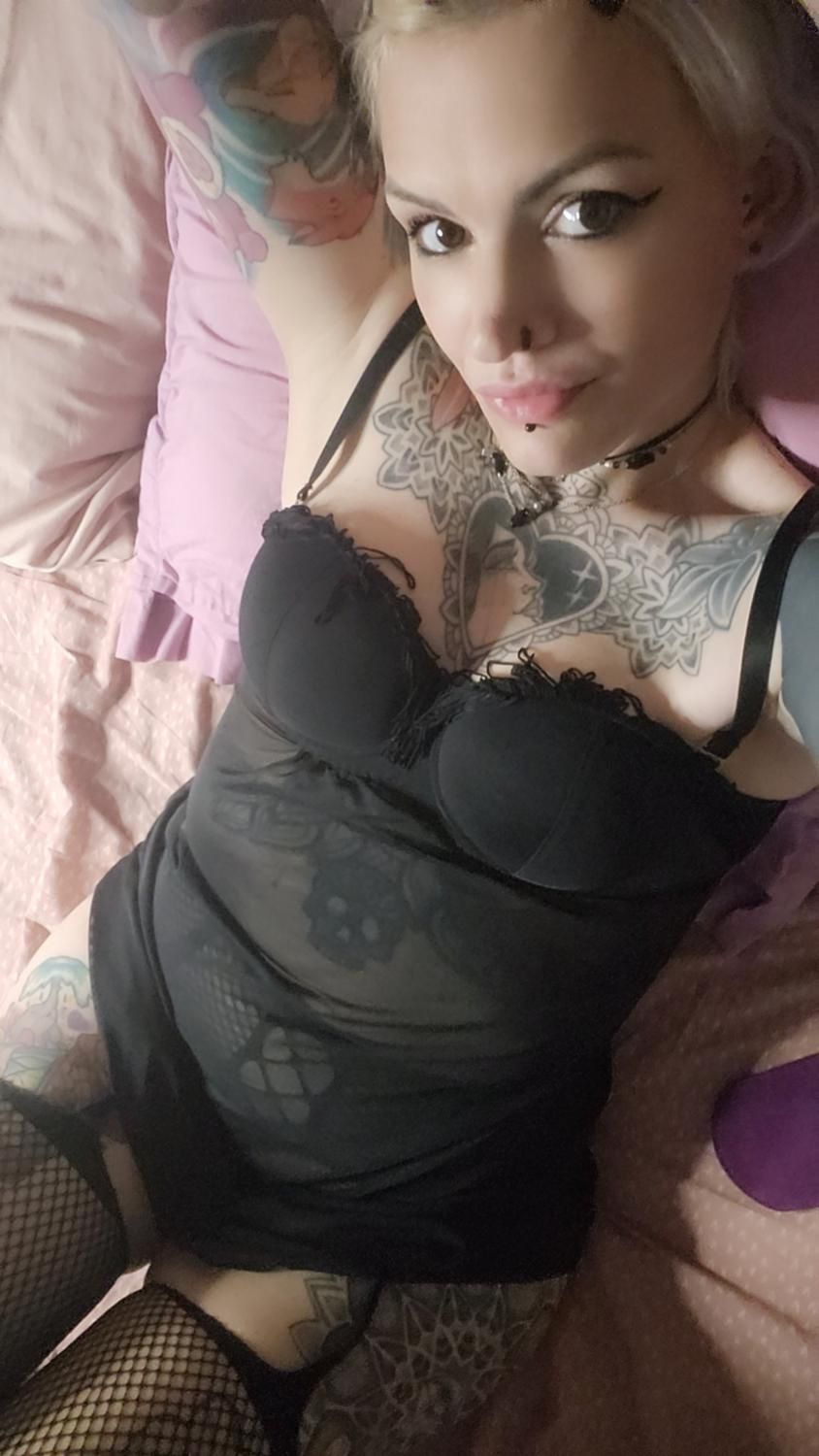 Bl0ndytattoos's media