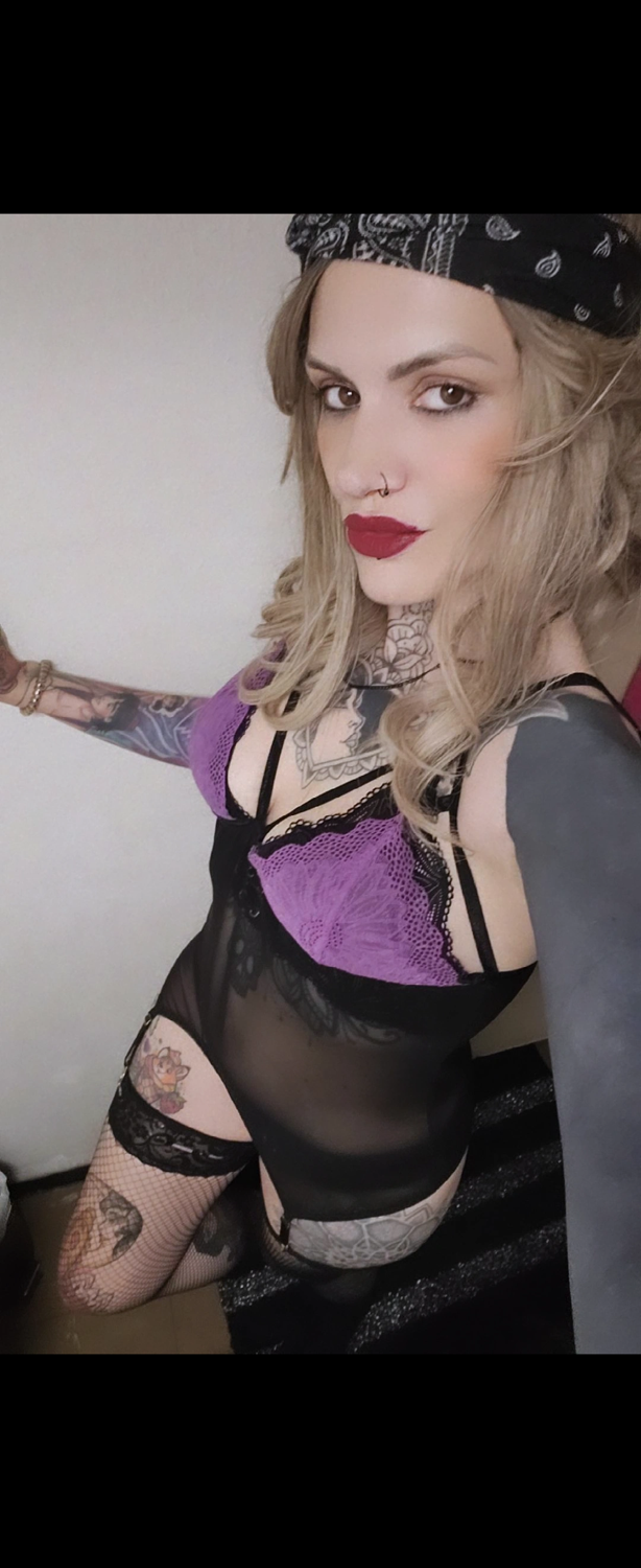 Bl0ndytattoos's media