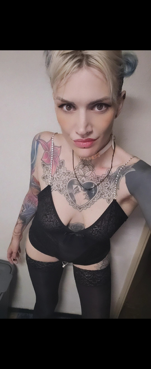 Bl0ndytattoos's media