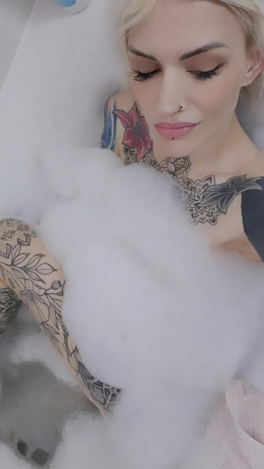 Bl0ndytattoos's media