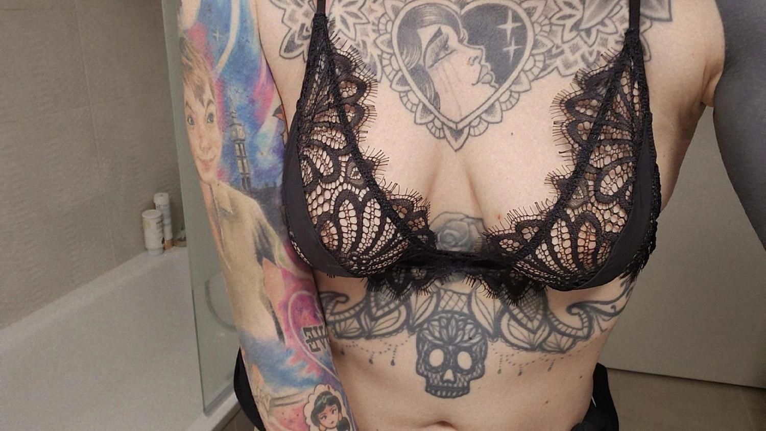 Bl0ndytattoos's media