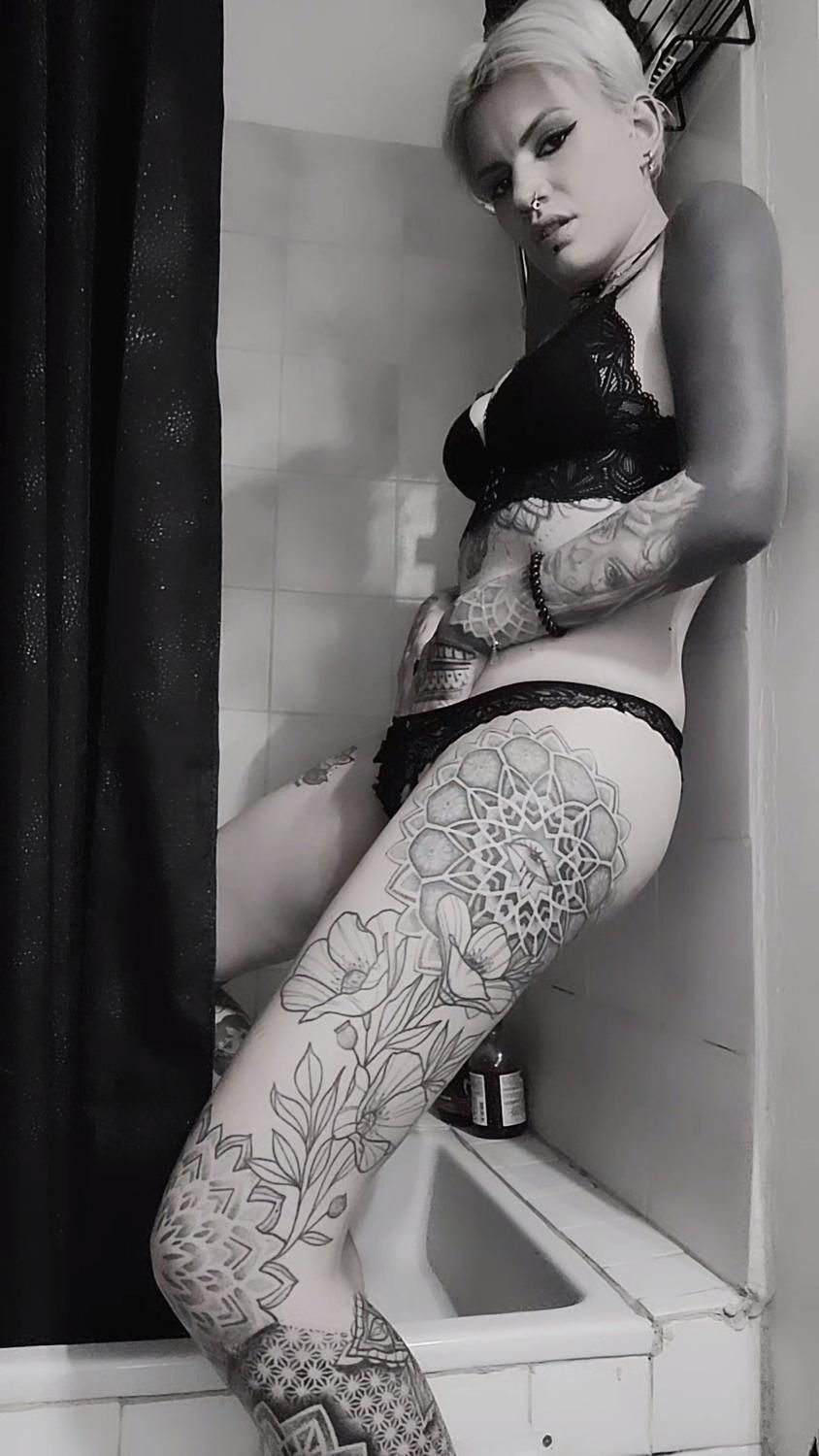 Bl0ndytattoos's media