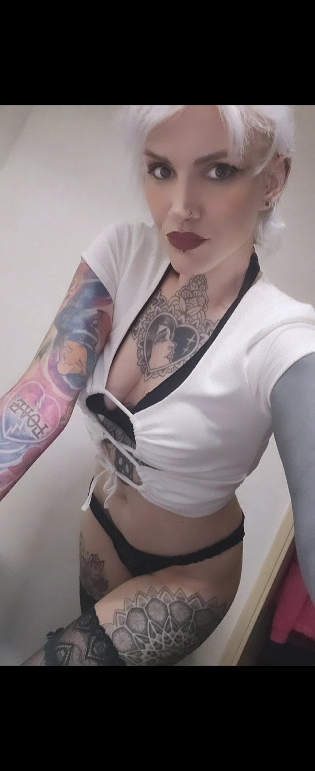Bl0ndytattoos's media