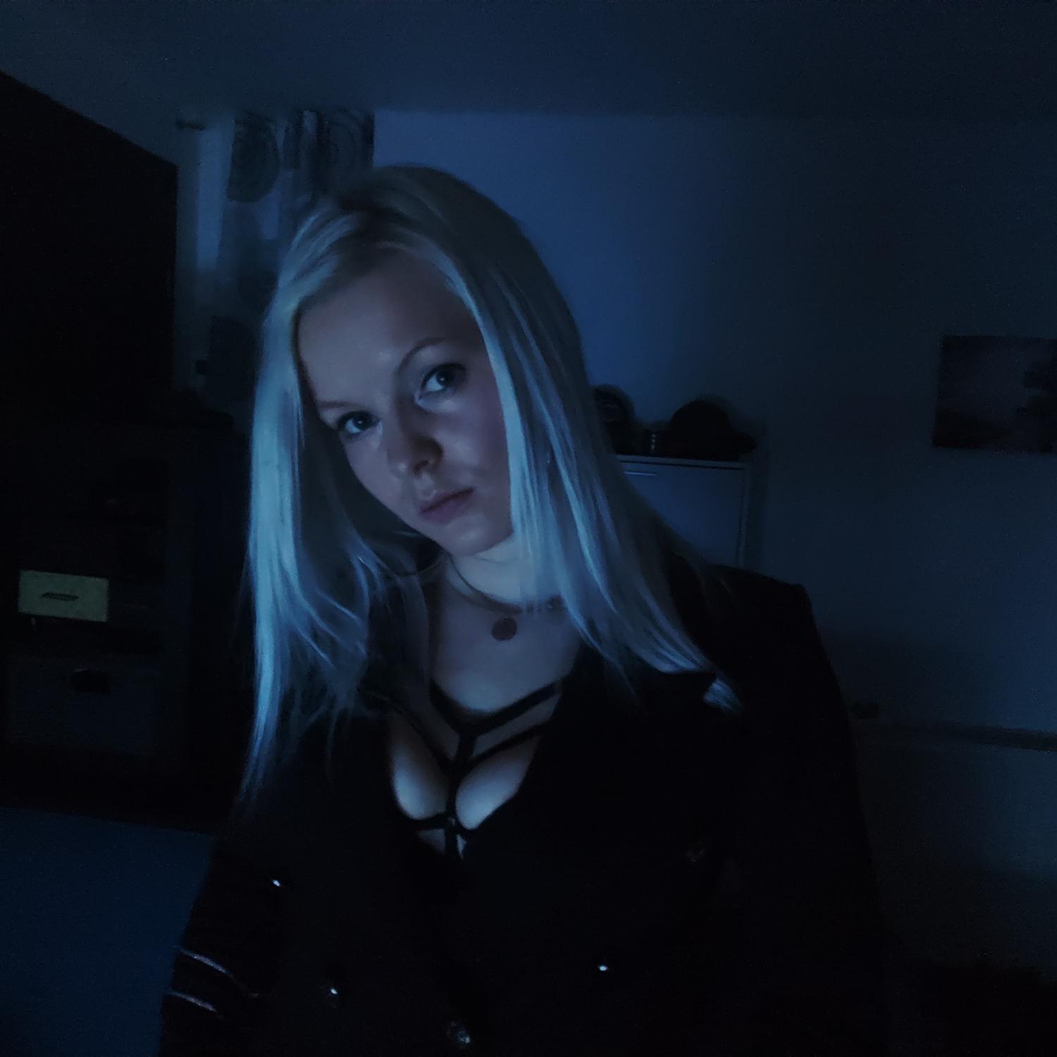 Blondiegirlx31's media