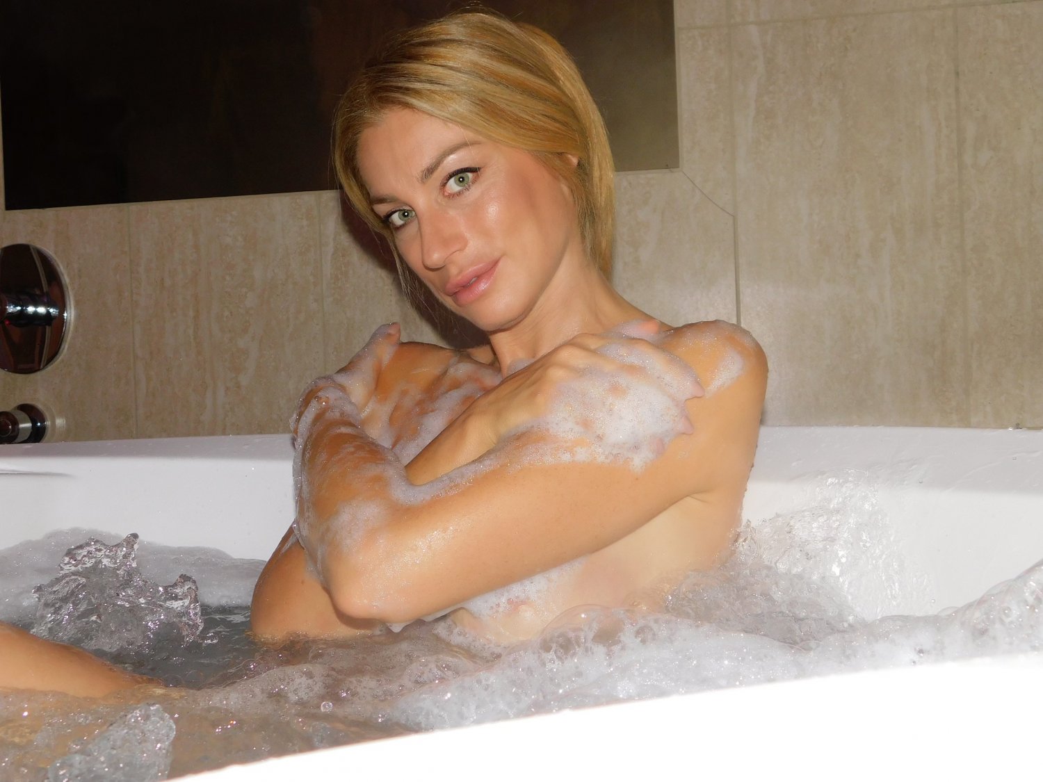 Blondiemodel's media
