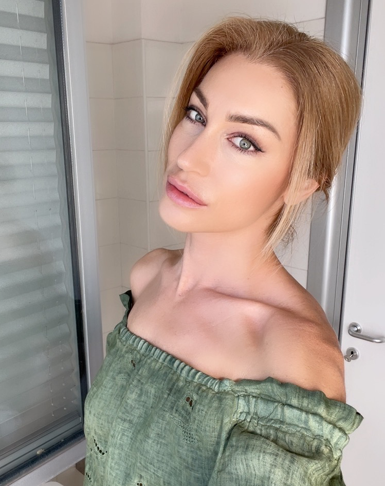 Blondiemodel's media