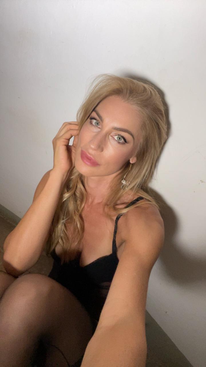 Blondiemodel's media