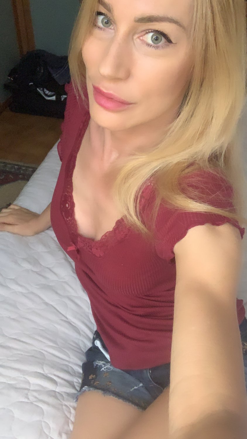 Blondiemodel's media