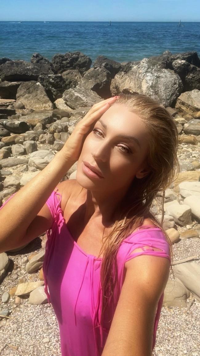 Blondiemodel's media
