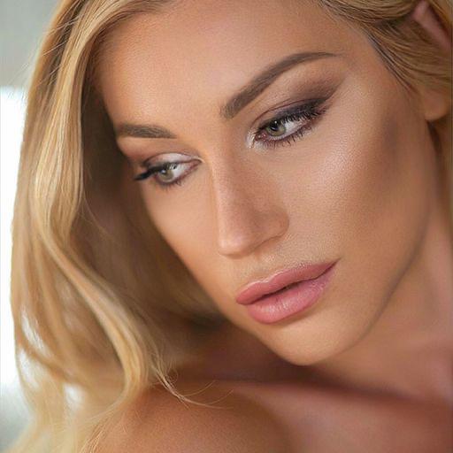 Blondiemodel's media
